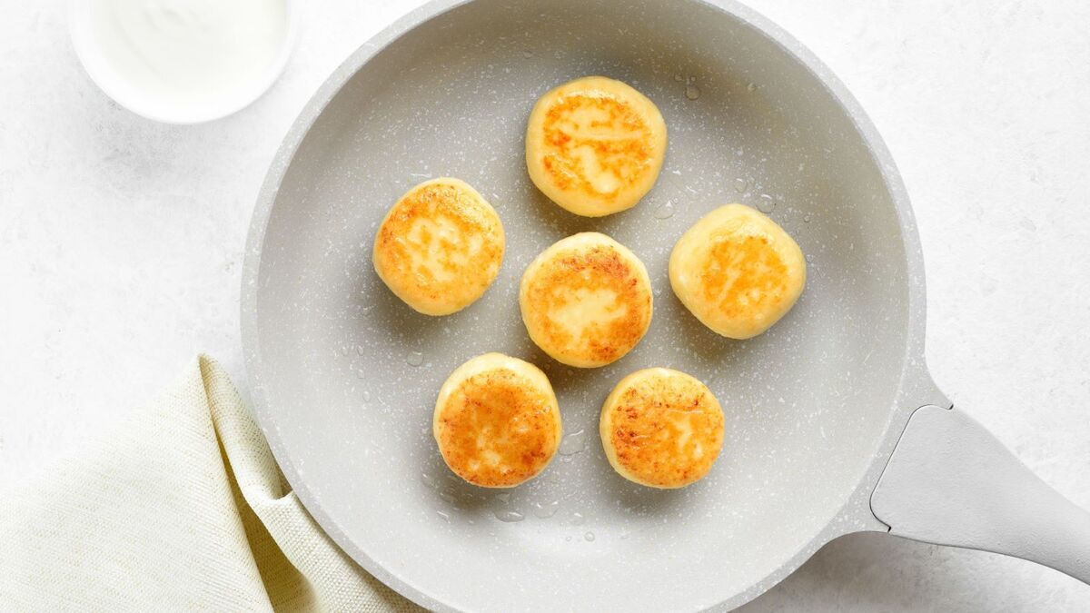 Я взяла вчерашний рис и забубенила обалденный завтрак: суперсырники без муки для всей семьи Я взяла вчерашний рис и забубенила обалденный завтрак: суперсырники без муки для всей семьи