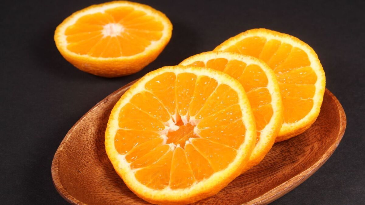 Режу апельсин кружочками и бросаю на сковороду: быстрое и недорогое угощение к чаю Режу апельсин кружочками и бросаю на сковороду: быстрое и недорогое угощение к чаю