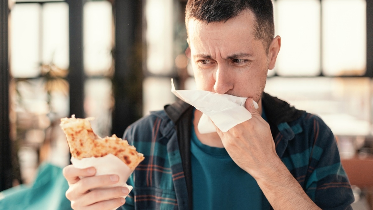 Жаловаться или терпеть? Адвокат расписала, что делать, если вы отравились в кафе или ресторане Жаловаться или терпеть? Адвокат расписала, что делать, если вы отравились в кафе или ресторане