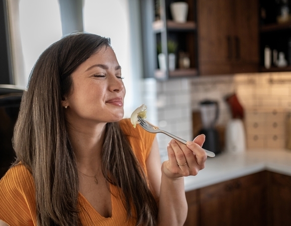 Салат «Сияние», суп «Детокс-свежесть» и не только: рецепты, которые заставят ваше лицо сиять