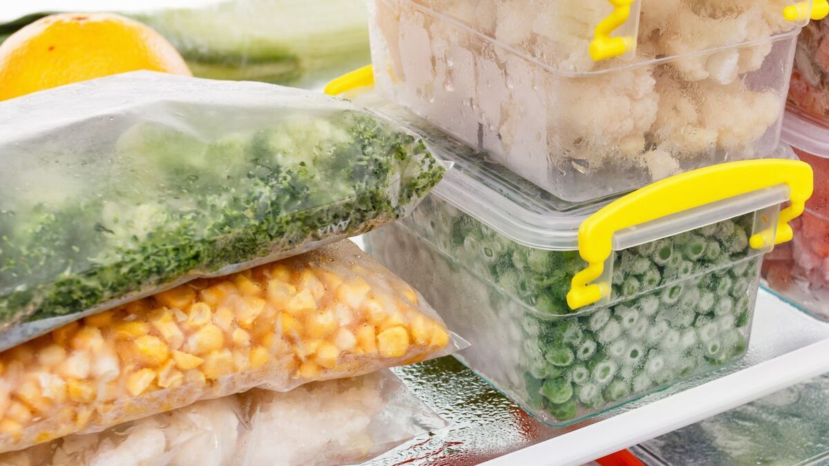 Топ-5 продуктов, которые лучше покупать замороженными, а не свежими: в списке не только горошек и брокколи