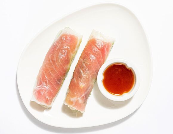 Гости ахнули, когда я внесла спринг-роллы: думали, что заказала, а на самом деле их готовят из 5 ингредиентов