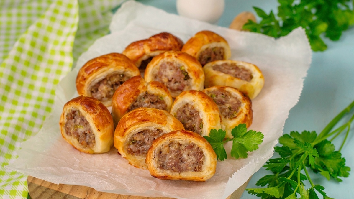 Использую пельменницу не по назначению — делаю целый противень мини-пирожков: к чаю и под сериал