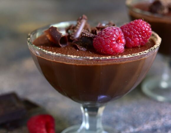 Смешала кофе и шоколад и получила нежнейший десерт: домашние едва не съели вместе с ложками