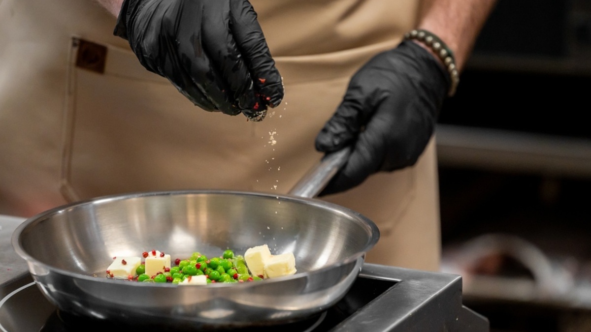 Индукционные, электрические или газовые — какие плиты больше нравятся шеф-поварам