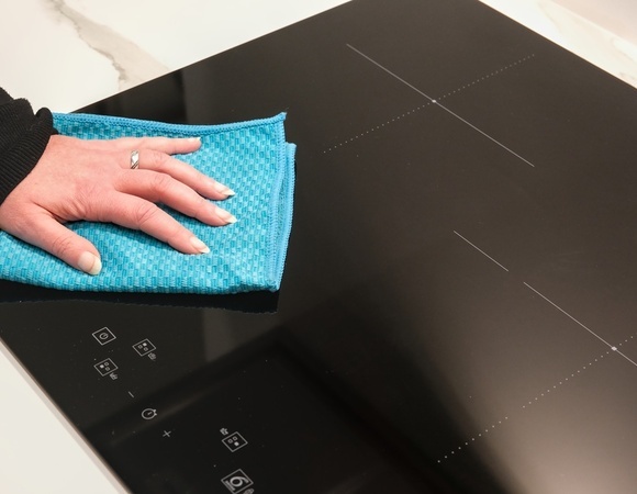 Почему индукционные плиты стоят дороже и окупаются ли они — ответили эксперты