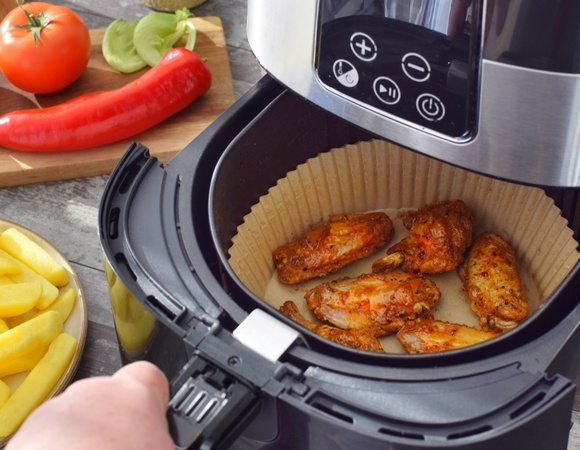 Аэрогриль или духовка: что полезнее? Эндокринолог поделилась своим мнением