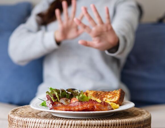 Снизить аппетит можно и без "чудо-препаратов": 4 действенных способа назвала эндокринолог — пересматриваем рацион