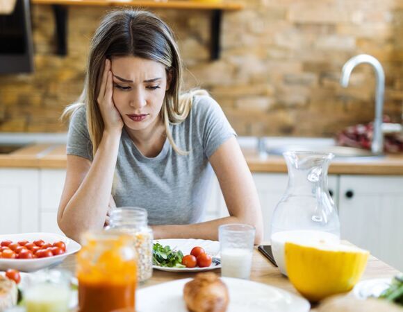 Ела по 5 раз в день, как советовали в интернете и набирала вес: оказывается, делала глупую ошибку, о которой жалею  