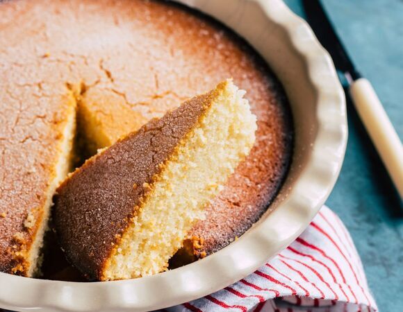 Заливаю манку на ночь кефиром и получаю обалденный завтрак: даже в магазин за ингредиентами бежать не придется