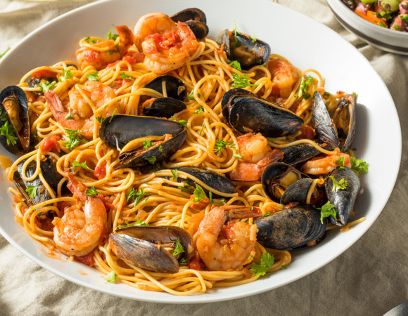 Раньше обходила заморозку стороной — теперь только она на моей кухне! Мой любимый рецепт пасты с морепродуктами