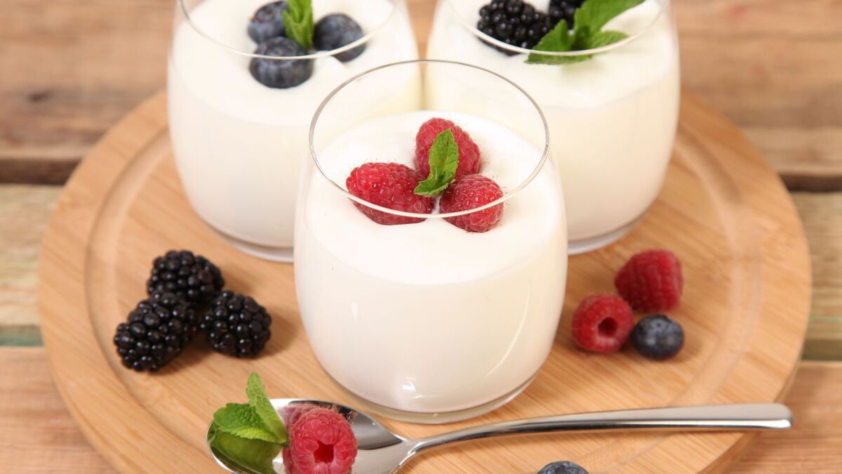 Хотела что-то быстро "закинуть" после тренировки: нашла этот десерт из 3 ингредиентов и не пожалела