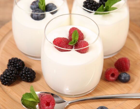 Хотела что-то быстро "закинуть" после тренировки: нашла этот десерт из 3 ингредиентов и не пожалела