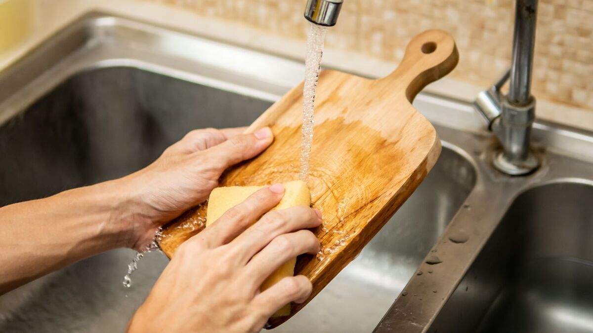 Как вывести пятна от пищи с разделочной доски: 2 способа от Марты Стюарт, чтобы деревянное изделие было, как новое