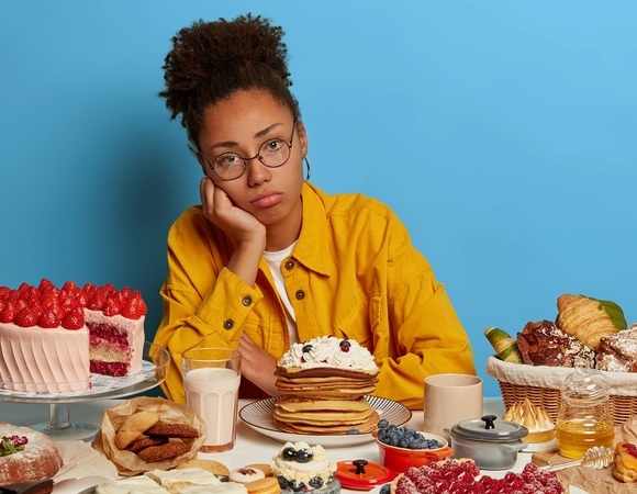 Названы ускоряющие старение кожи продукты