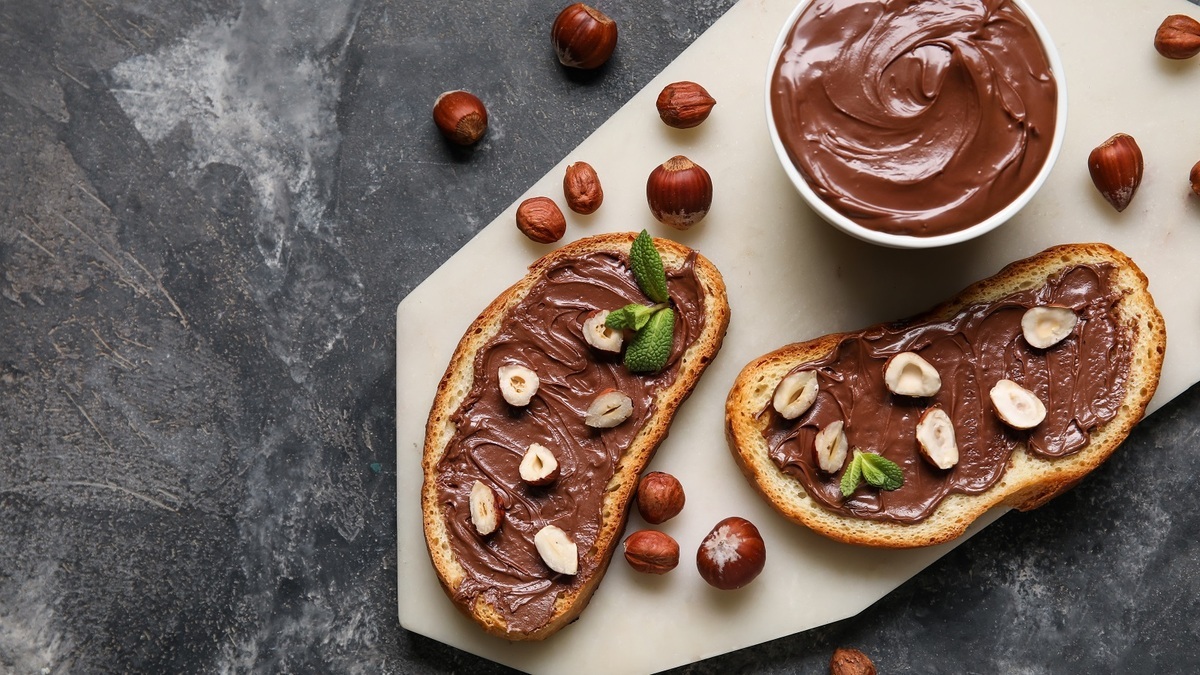 Диетолог предупредила о рисках регулярного употребления орехово-шоколадной пасты