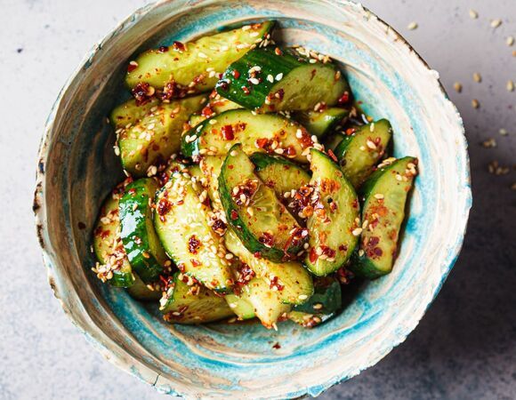 Всего 20 минут делов и готов мировой закусон: сделала битые огурцы по-китайски, гости ахнули 