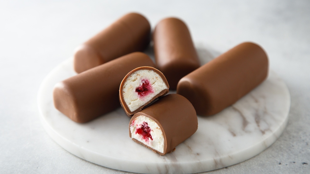 Диетолог объяснила, вредны ли глазированные сырки для фигуры