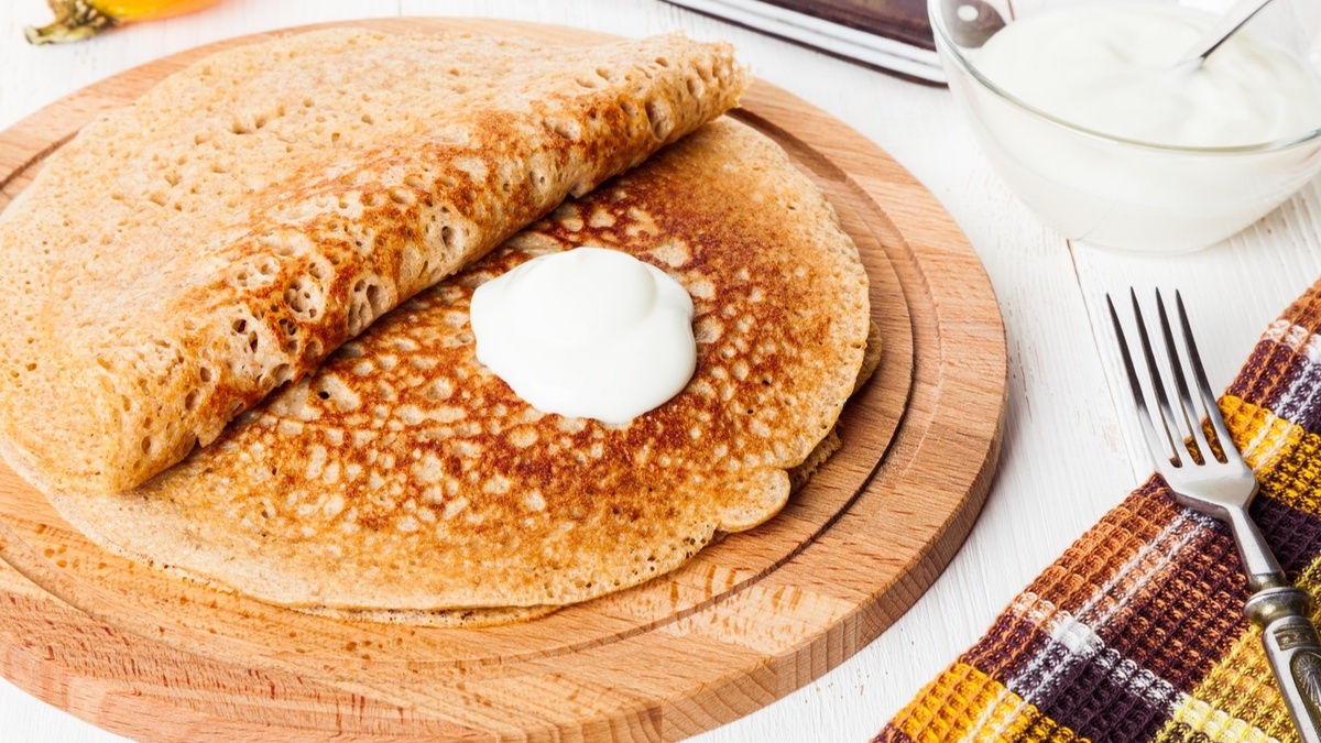 Как сделать пористые блины: шеф-повар подсказал 3 рабочих приема