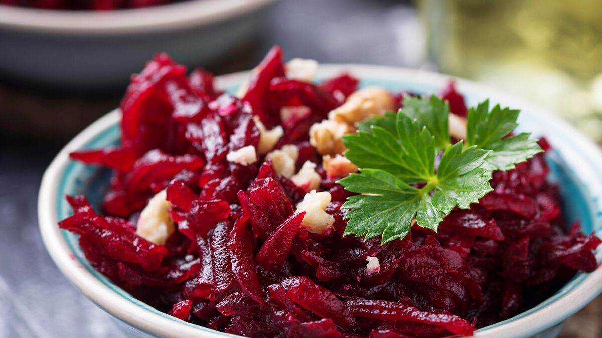 Положила это в салат со свеклой и обалдела: в голову бы не пришло, что такое сочетание может быть вкусным