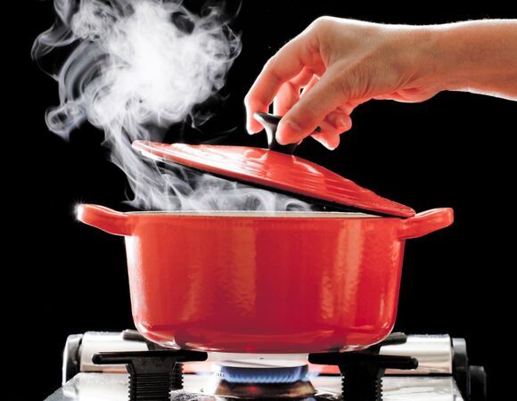 Жир, калории и избыток специй: названы 3 самых вредных супа — в рационе им не место