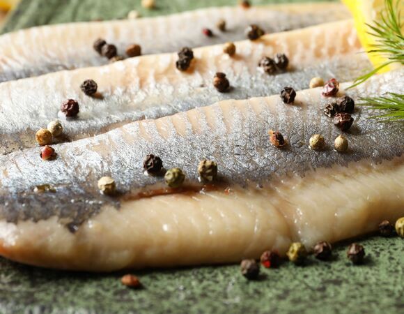 Врач перечислил доступные источники витамина D: в списке не только яичный желток