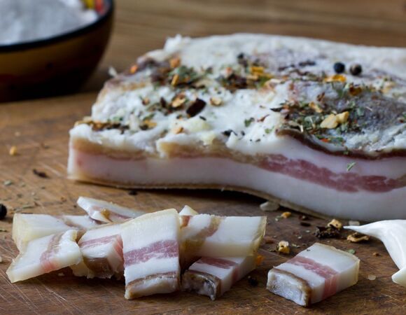 Как правильно есть сало, чтобы не растолстеть: гастроэнтеролог предложила универсальную формулу