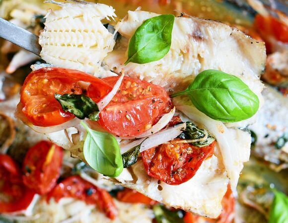 Беру самую дешевую рыбу и удивляю гостей: этот минтай в прованском стиле получил массу комплиментов