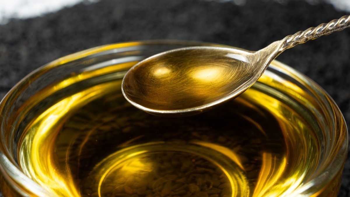 Хоть ложками пить: диетолог развеяла главный миф о жирах