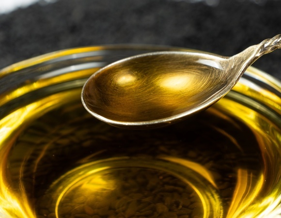 Хоть ложками пить: диетолог развеяла главный миф о жирах