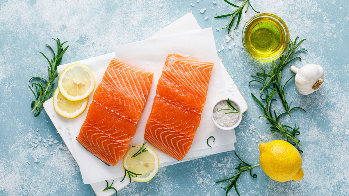 Пробую секрет долголетия: почему употребление лосося стало моей полезной привычкой 