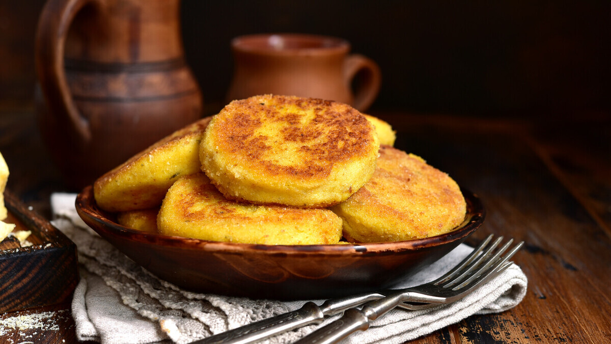 Осталось картофельное пюре — превращаю его в румяные драники с грибной начинкой 