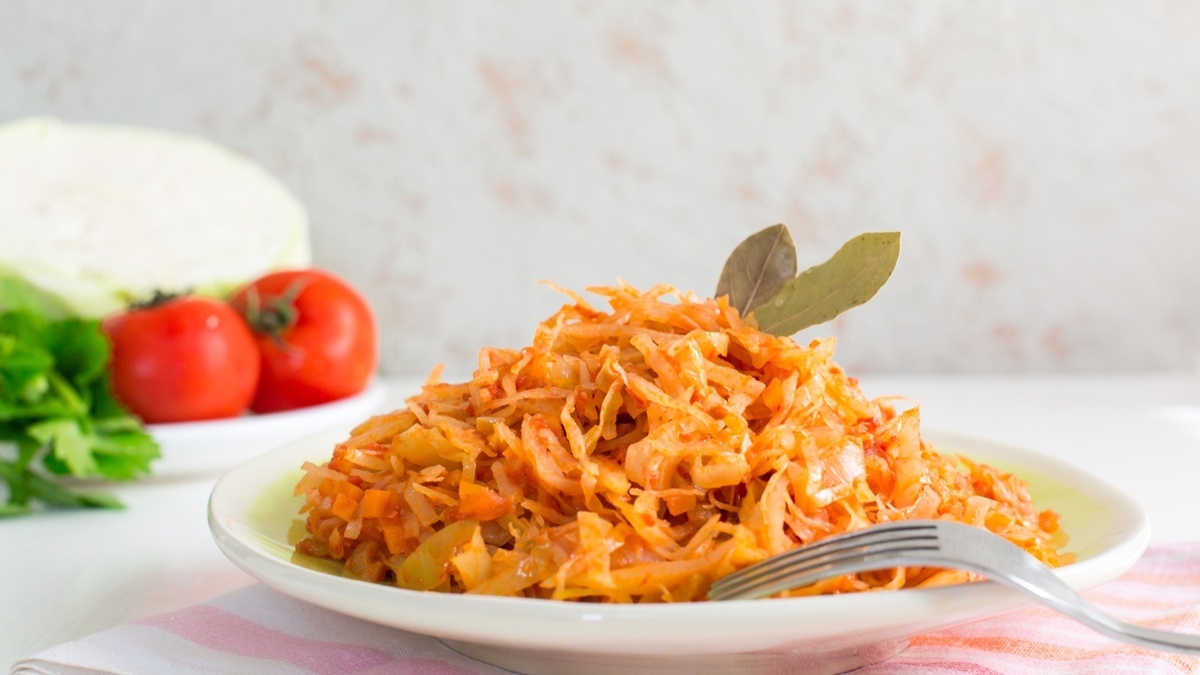 Тушу капусту по-итальянски: невозможно оторваться, особенно в пост