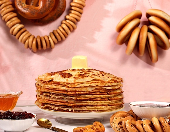 "Комом жизнь пойдет": как есть блины на Масленицу, чтобы год вышел счастливым?