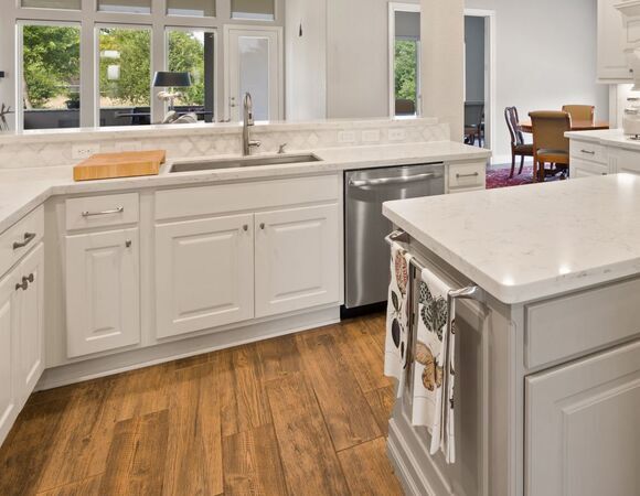 Тренд в оформлении кухонь-2026: все внимание на столешницы