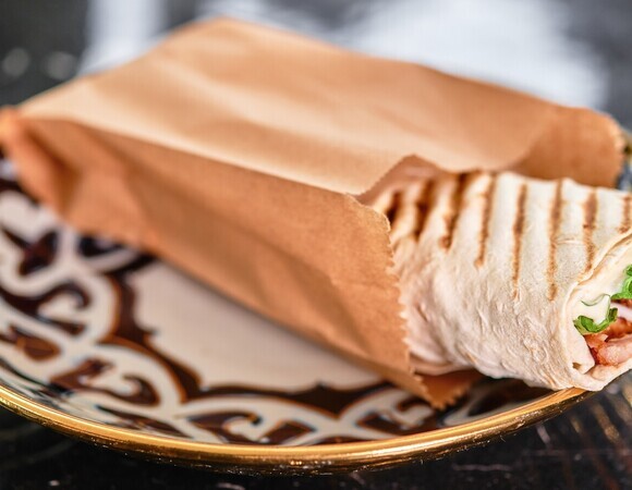 Говядина или курица? Шеф-повар Арутюнян выяснил, из какого мяса получается настоящая шаурма