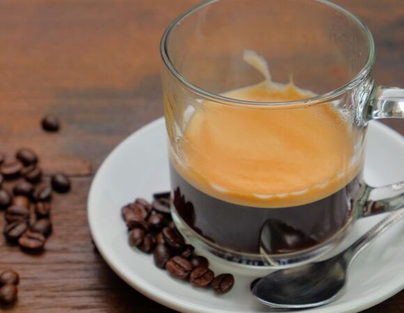 Считать чашками — неправильно: химик объяснил, что нужны учитывать при расчете суточной нормы кофе