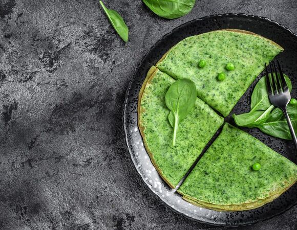 Всего один ингредиент изменил мои блинчики: экспериментирую в ярко-зеленым цвете с рецептом Юлии Высоцкой