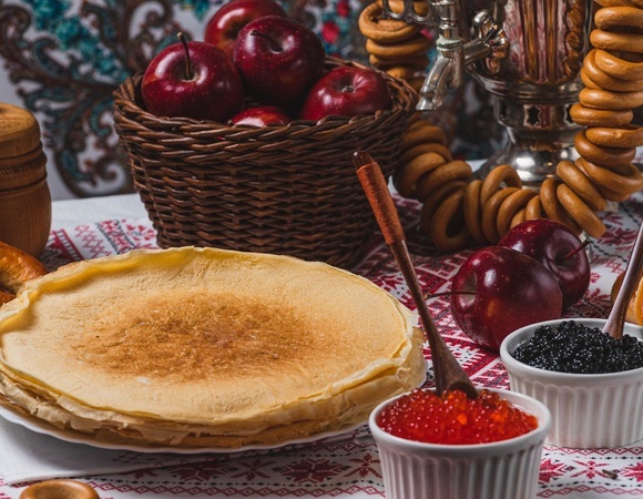Голландские блины вместо банальных: чем удивить семью в Масленицу