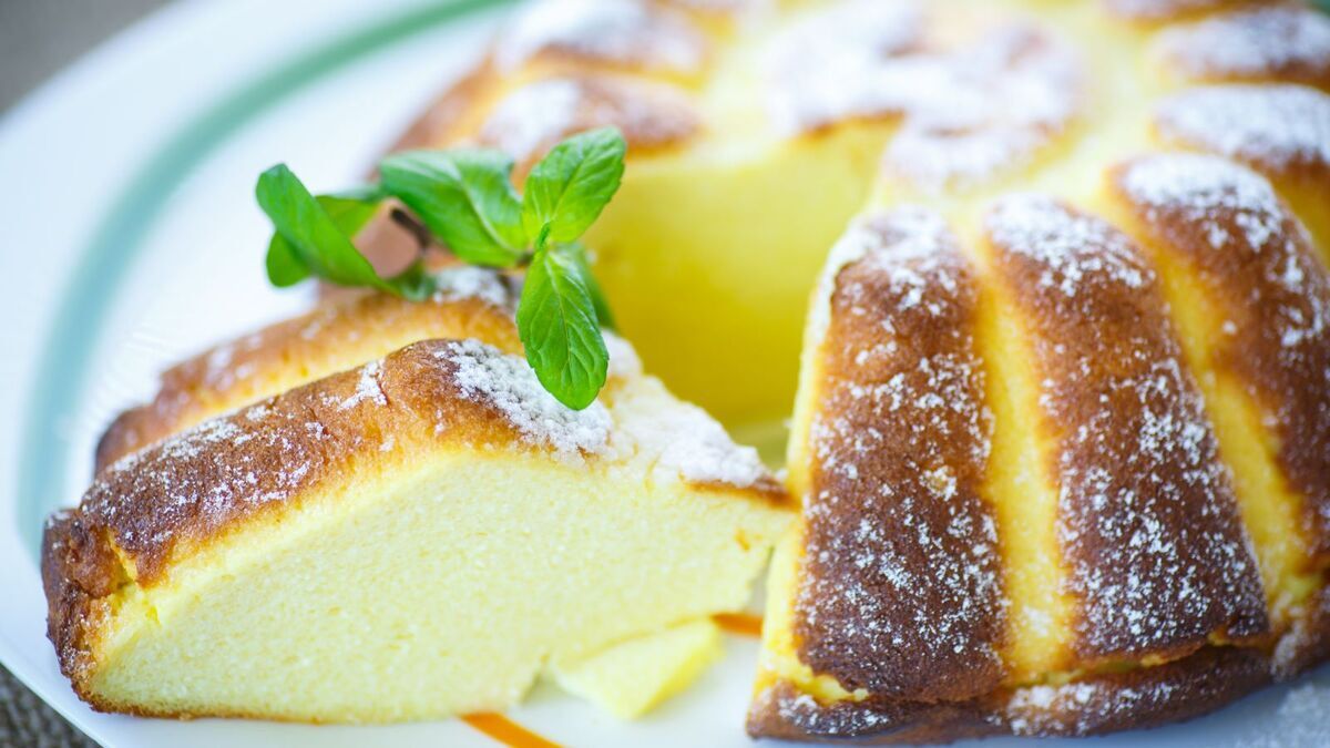 Взяла рисовую муку вместо обычной: раньше творожная запеканка всегда выходила сухой и твердой, а теперь — вкуснее чизкейка 