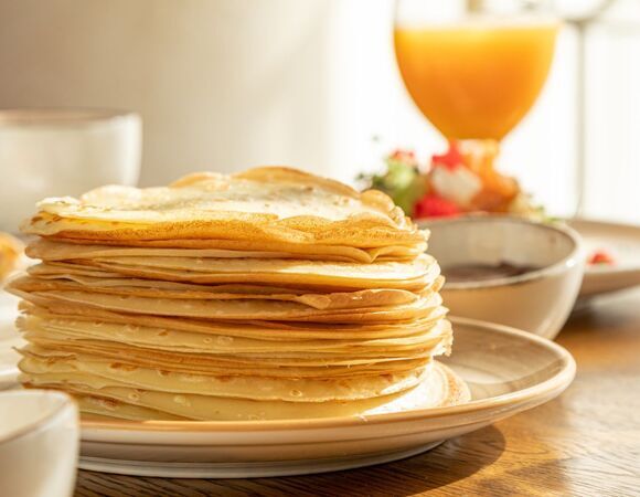 Нутрициолог Вишнякова объяснила, как рассчитать норму блинов на Масленицу: "Это разовый "зажор"