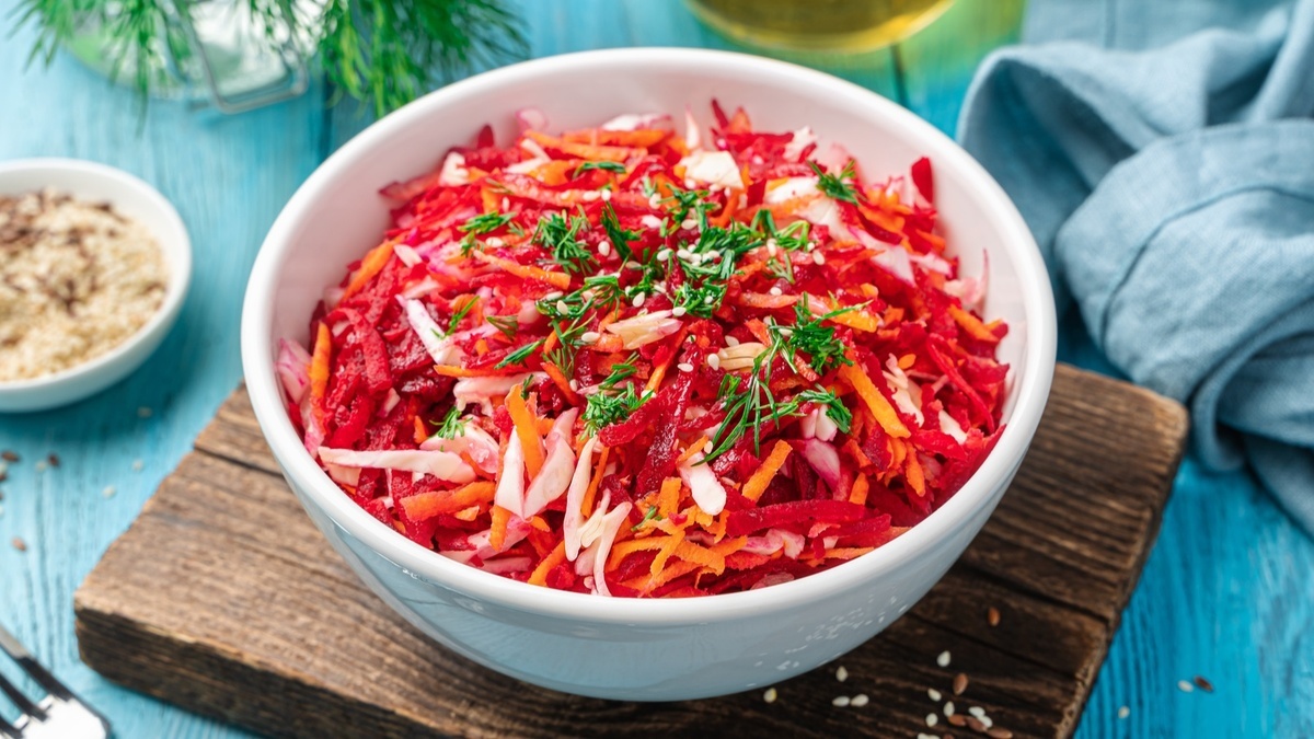 Тот самый "кремлевский" салат из капусты: готовлю сразу таз, ведь сметают за вечер Тот самый "кремлевский" салат из капусты: готовлю сразу таз, ведь сметают за вечер