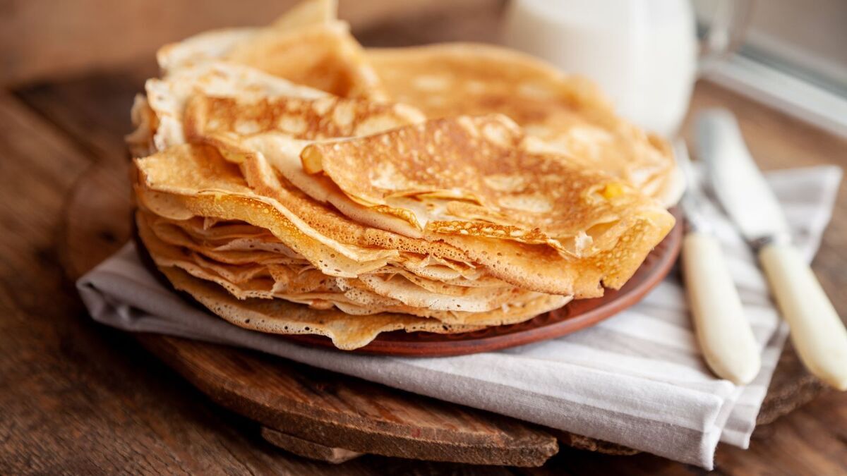 Вместо праздника — инфекционка: вот что нельзя делать с блинами