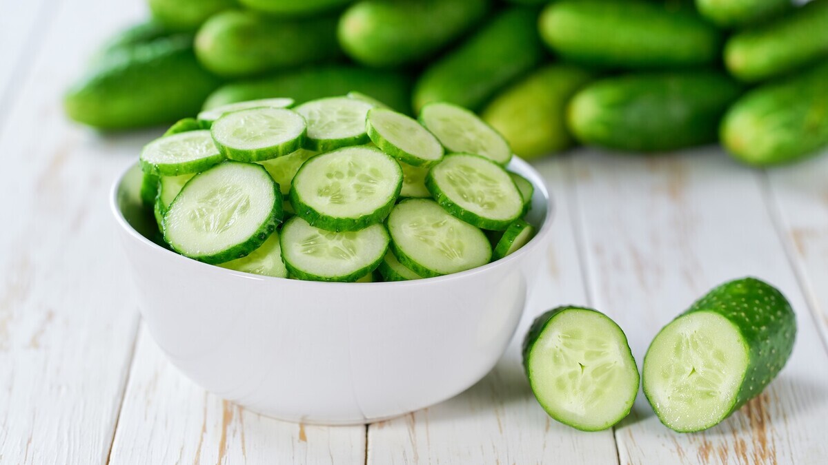 Огурцы дорожают и дорожают: шеф-повар Прокофьев сказал, чем их заменить 