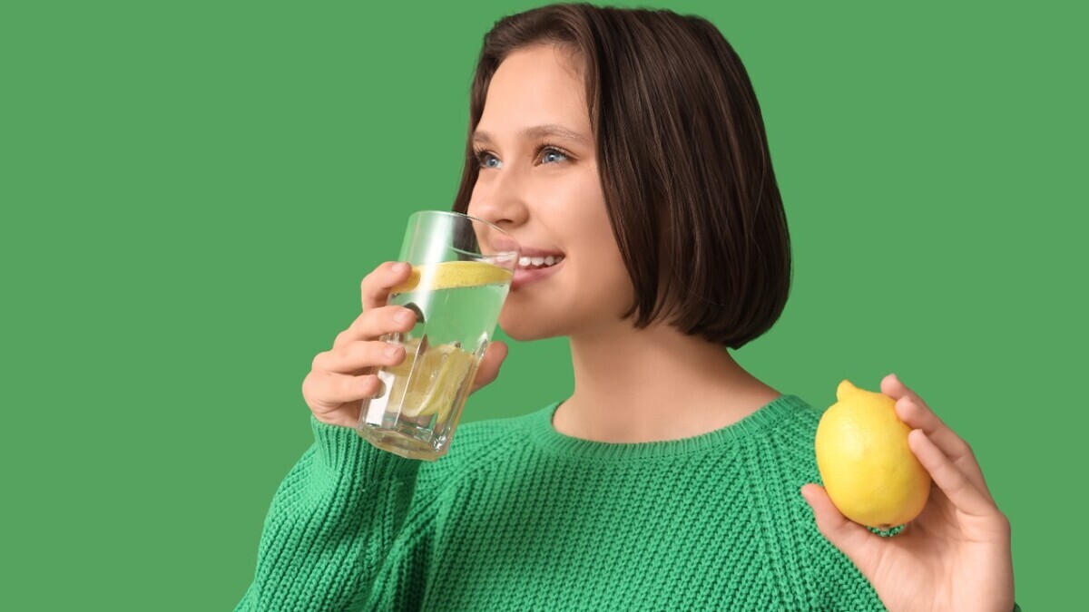 Отеки и слабость: 5 привычек, которые заставят вас пить больше воды – это просто