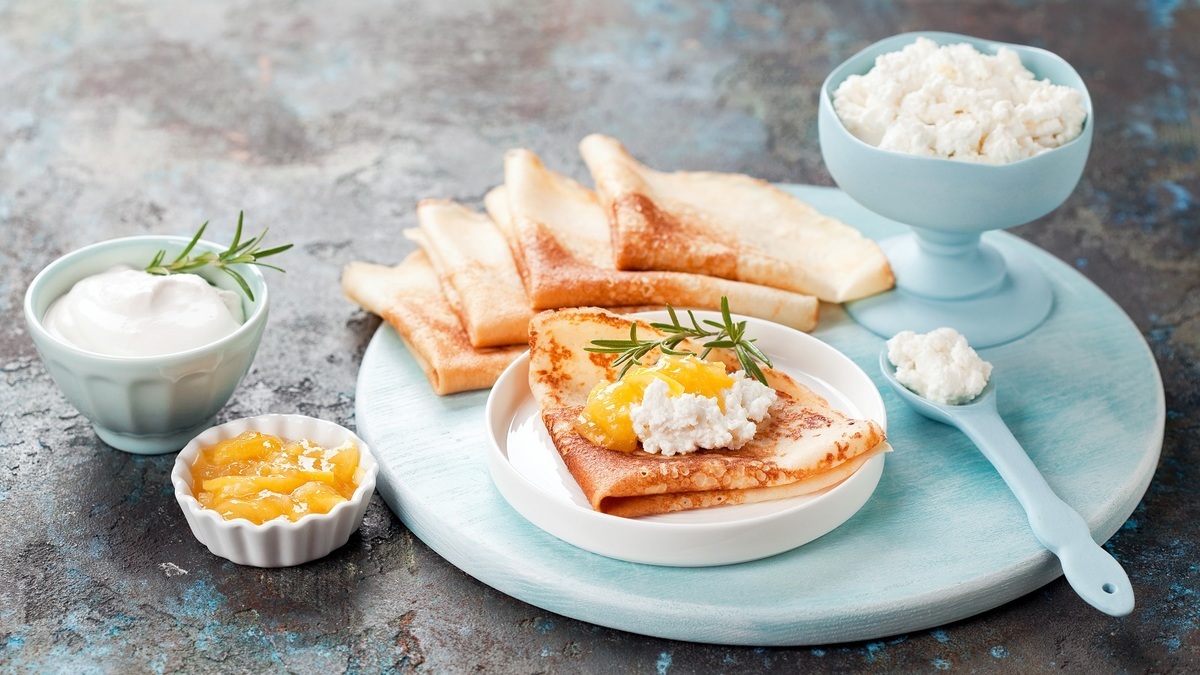 Без муки и молока: три рецепта блинов для аллергиков на Масленицу-2026