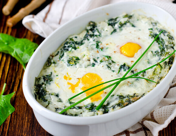 На завтрак кюкю вместо омлета — кавказскую яичницу с зеленью и сыром берегла для сюрприза на 23 февраля 