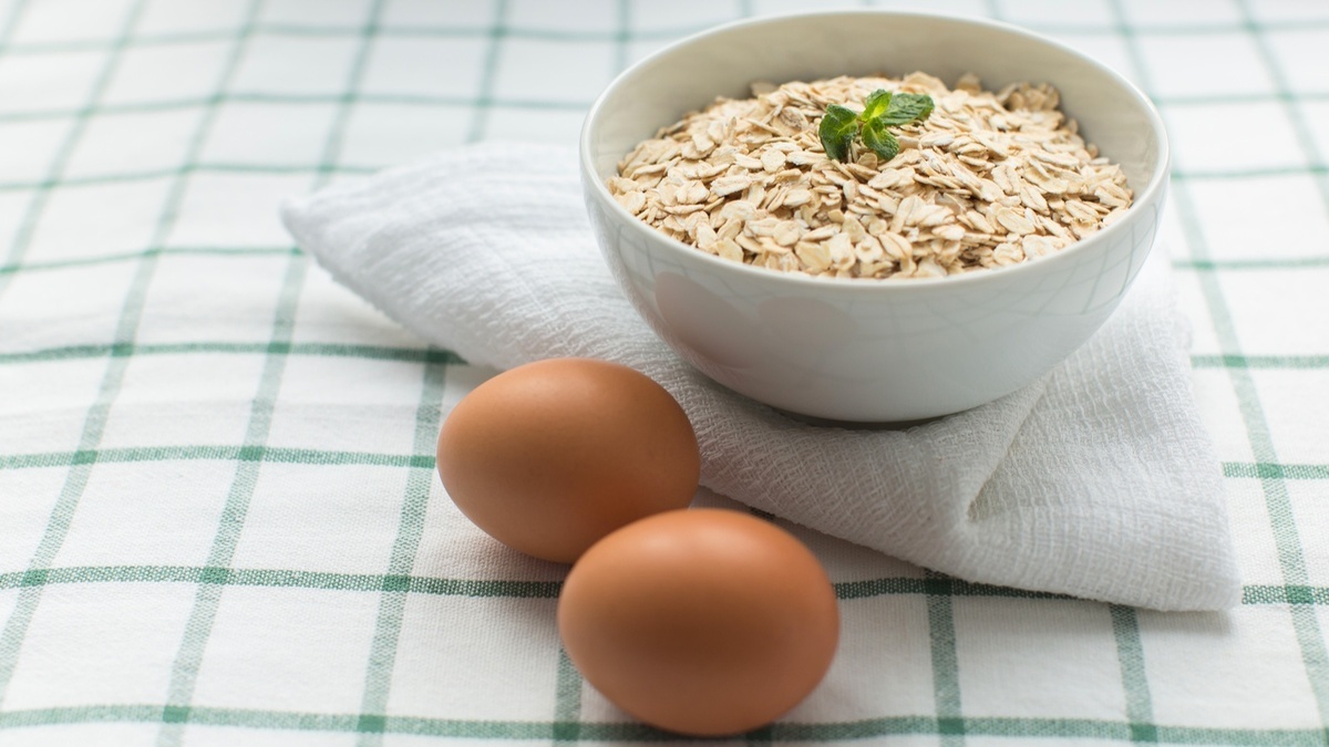 Завтрак превращается в белковую бомбу — не подаю овсянку без неожиданного ингредиента