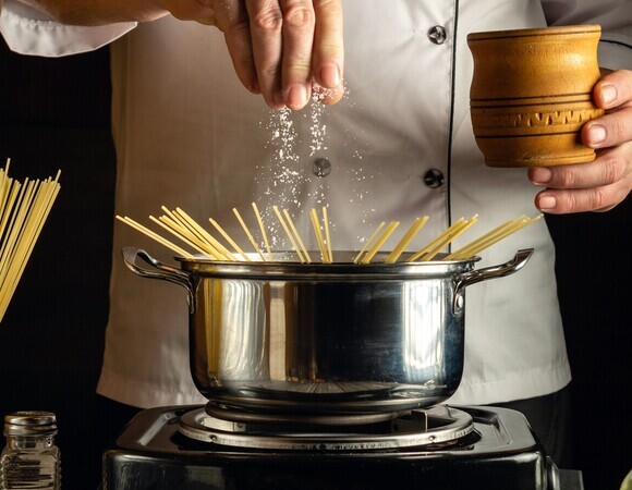 Можно ли солить макароны после варки?