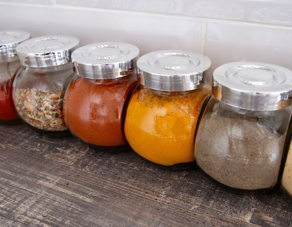 Долой пресность: шеф-повар Шолохов назвал 6 специй, которые должны быть на каждой кухне